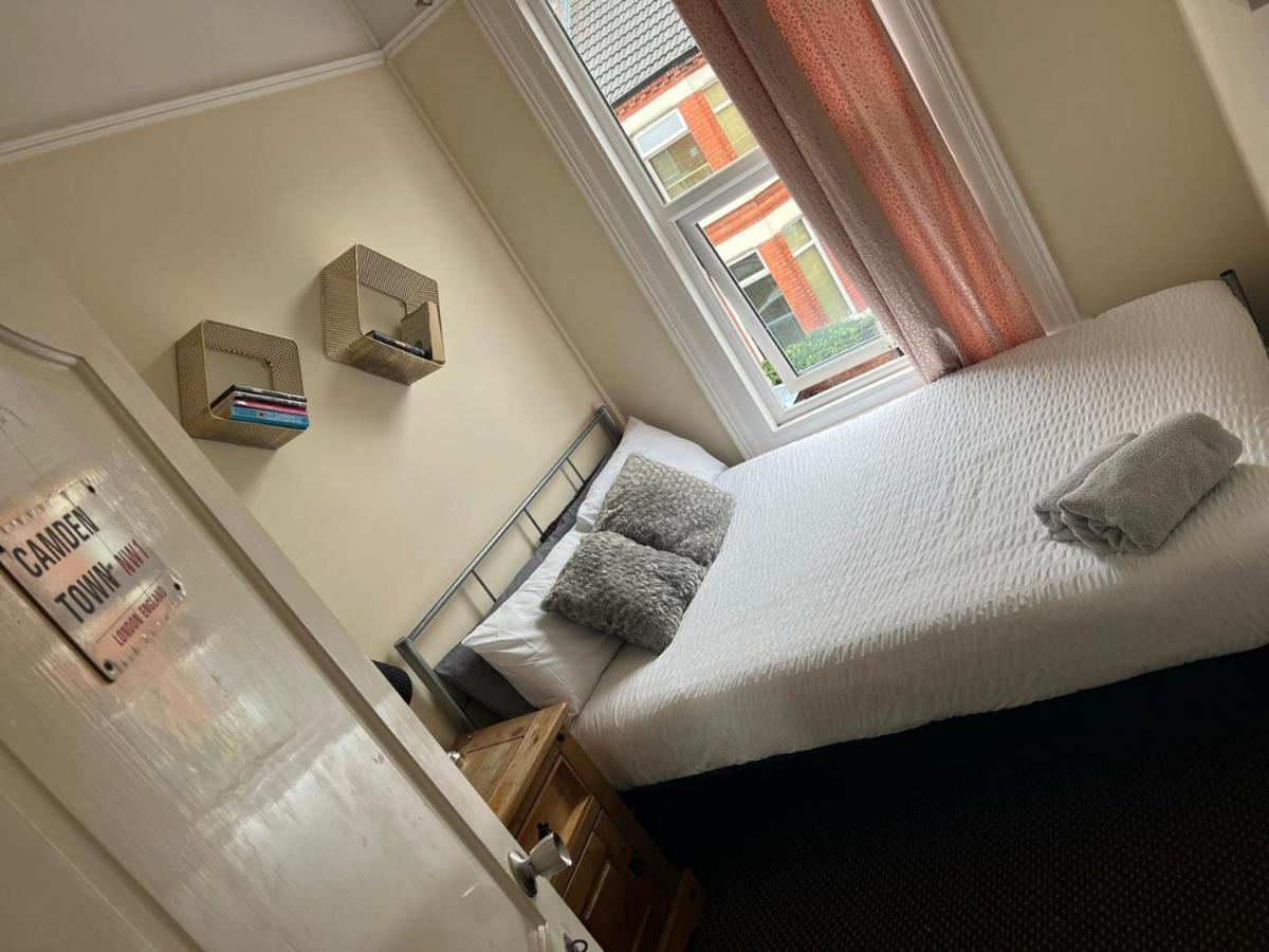 Room In Family Home Near Penny Lane ليفربول المظهر الخارجي الصورة