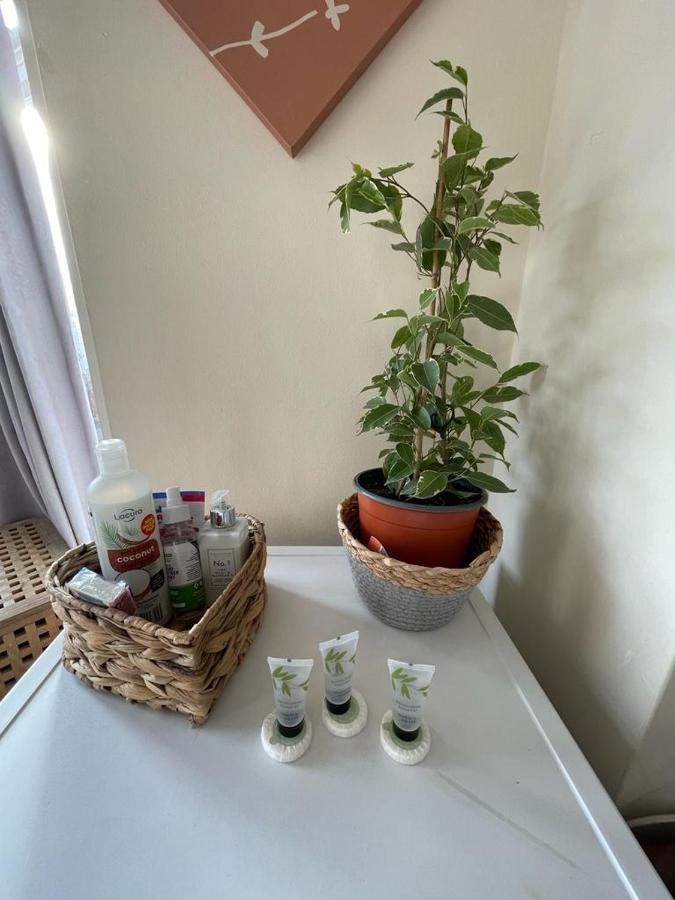 Room In Family Home Near Penny Lane ليفربول المظهر الخارجي الصورة